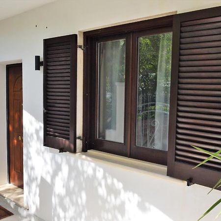 RM apartment Messina Luaran gambar